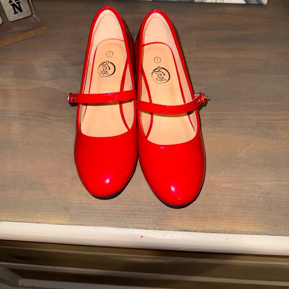 Trary Red Mary Jane Heels - Picture 4 of 8